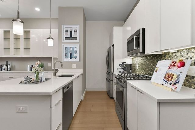 121 Portland Street 202, Boston, MA 02114