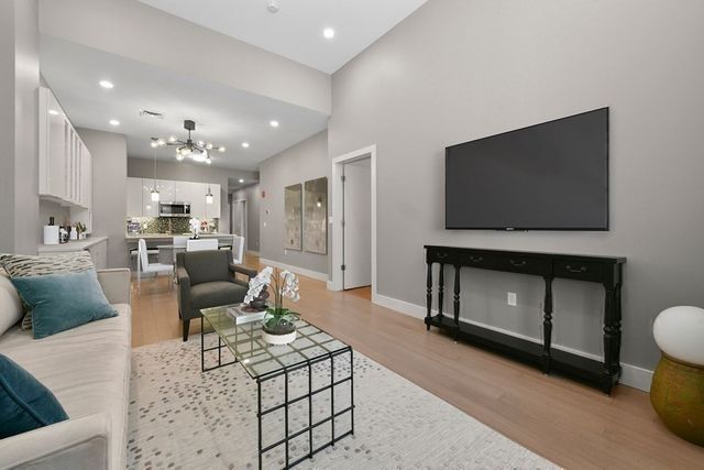 121 Portland Street 202, Boston, MA 02114