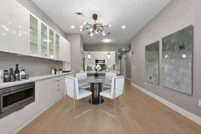 121 Portland Street 202, Boston, MA 02114