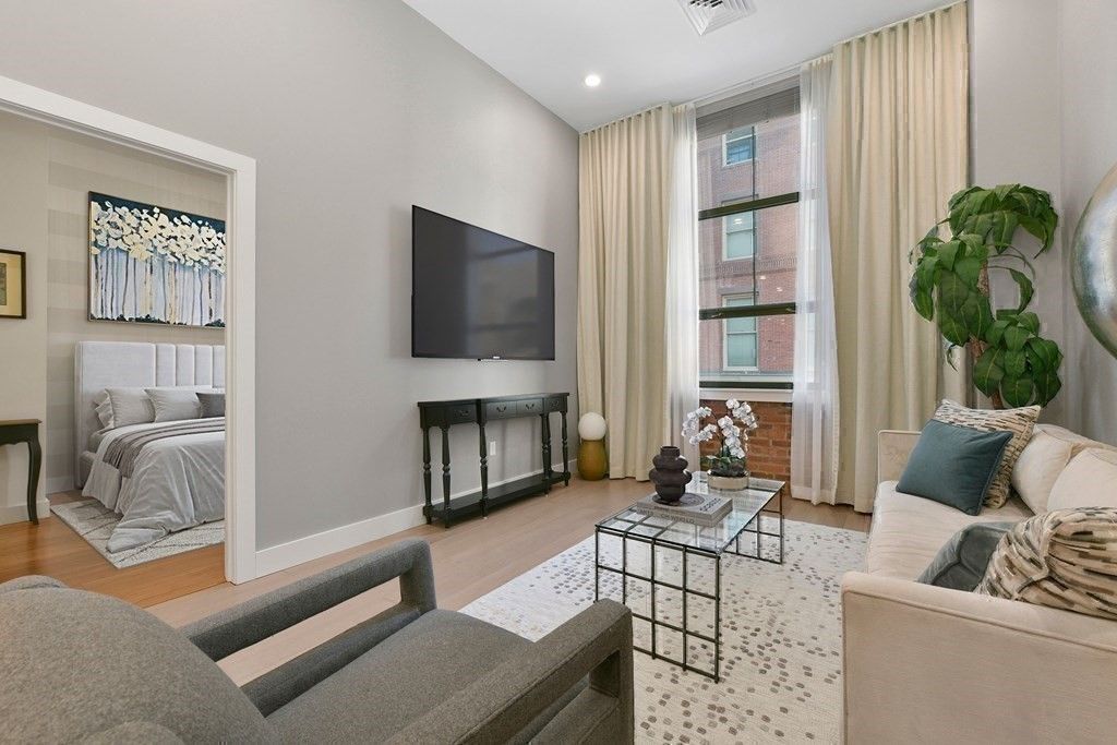 121 Portland Street 202, Boston, MA 02114