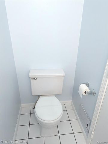 1555 Mariner Drive, Walled Lake, MI 48390