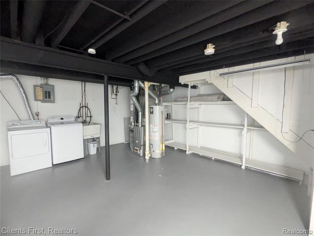 1555 Mariner Drive, Walled Lake, MI 48390