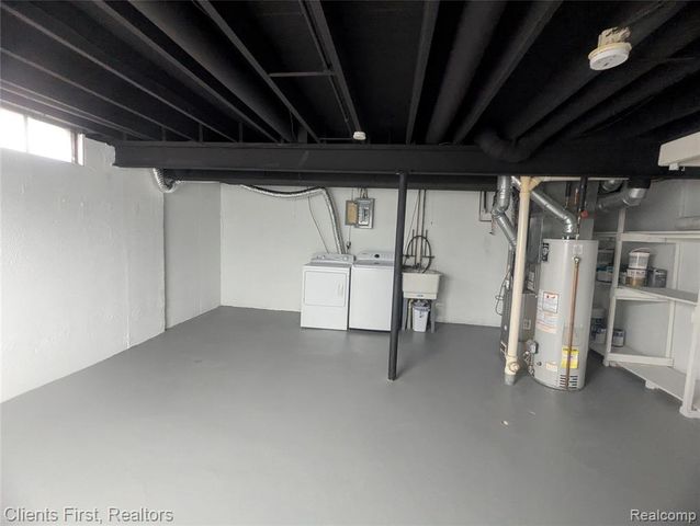 1555 Mariner Drive, Walled Lake, MI 48390