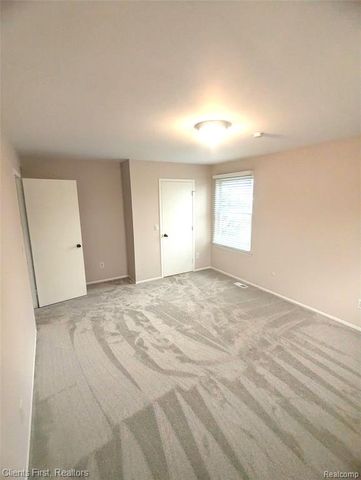 1555 Mariner Drive, Walled Lake, MI 48390