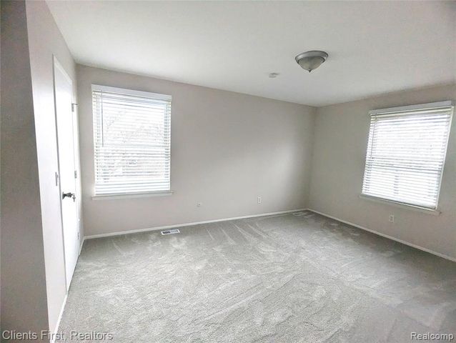 1555 Mariner Drive, Walled Lake, MI 48390