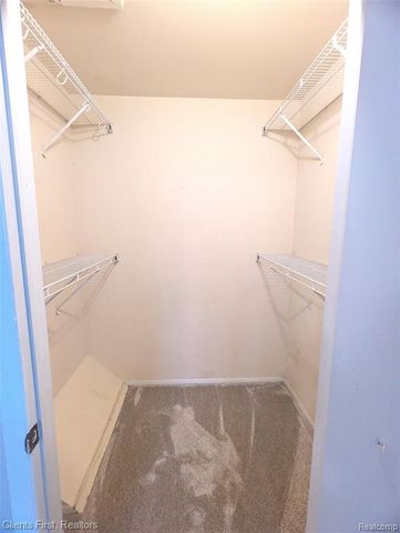 1555 Mariner Drive, Walled Lake, MI 48390