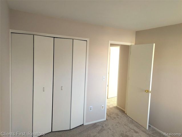 1555 Mariner Drive, Walled Lake, MI 48390