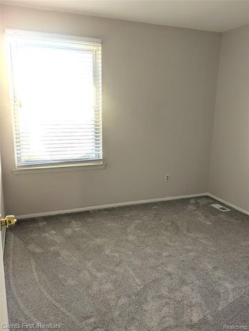 1555 Mariner Drive, Walled Lake, MI 48390