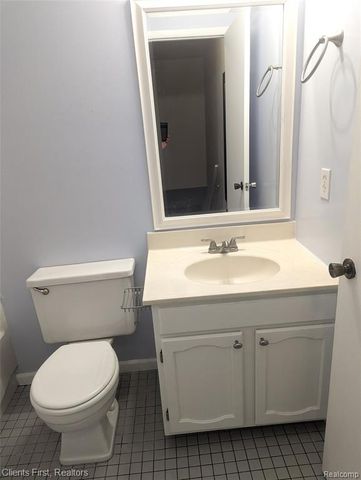 1555 Mariner Drive, Walled Lake, MI 48390