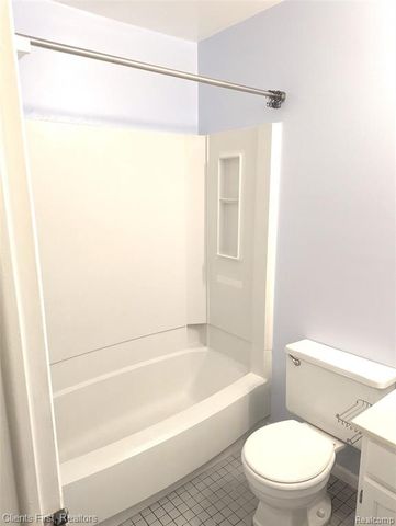 1555 Mariner Drive, Walled Lake, MI 48390