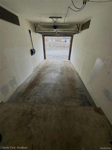 1555 Mariner Drive, Walled Lake, MI 48390