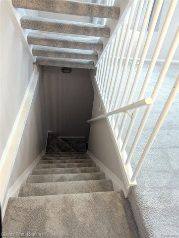 1555 Mariner Drive, Walled Lake, MI 48390