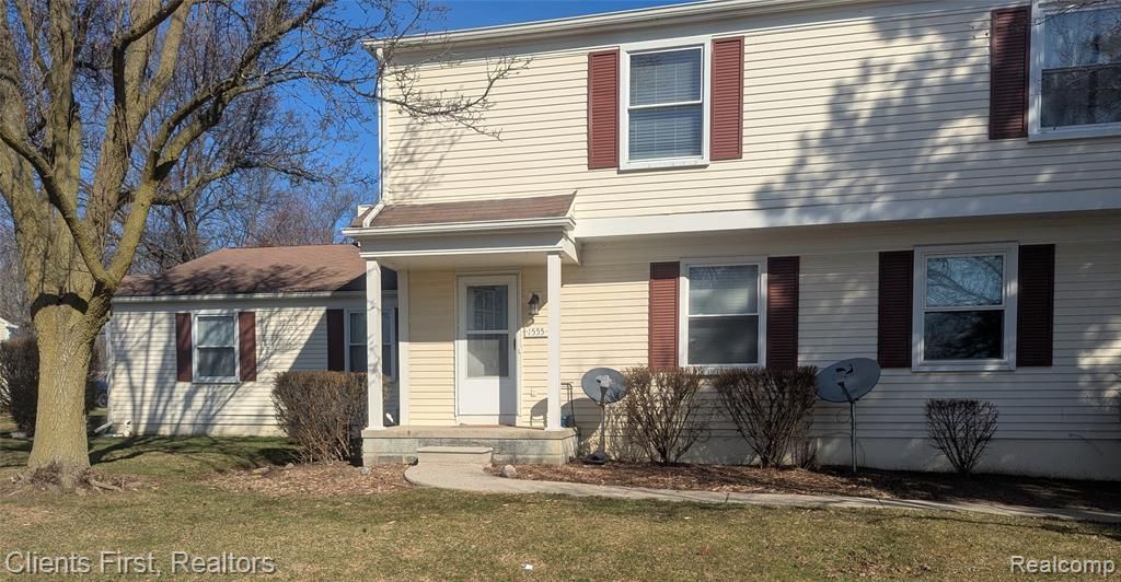1555 Mariner Drive, Walled Lake, MI 48390