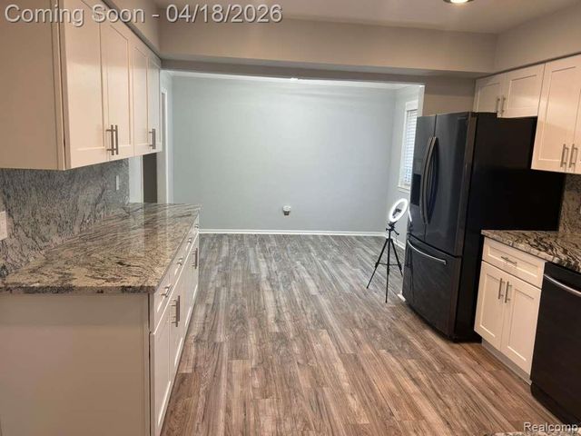 4799 Stoddard Drive, Troy, MI 48085