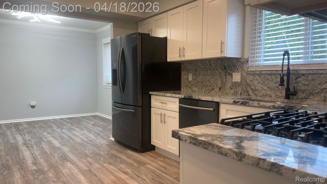 4799 Stoddard Drive, Troy, MI 48085