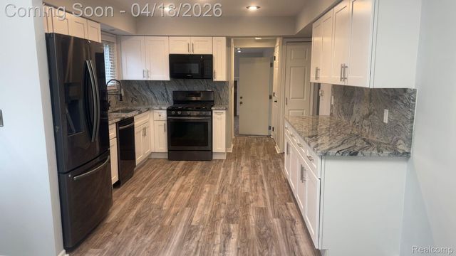 4799 Stoddard Drive, Troy, MI 48085