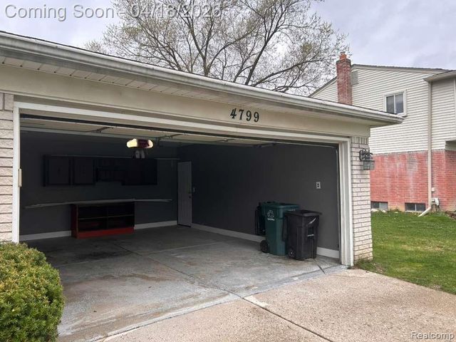 4799 Stoddard Drive, Troy, MI 48085