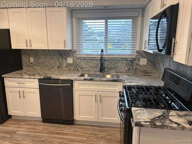 4799 Stoddard Drive, Troy, MI 48085
