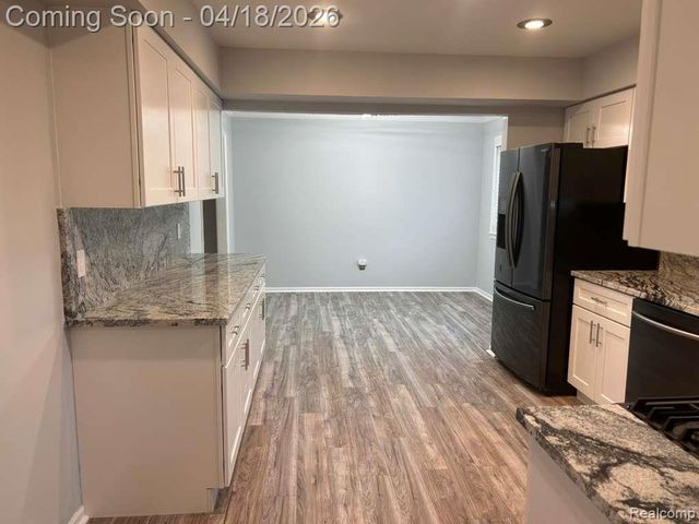 4799 Stoddard Drive, Troy, MI 48085