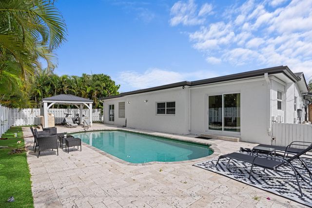 124 Oregon Lane, Boca Raton, FL 33487