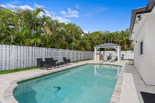 124 Oregon Lane, Boca Raton, FL 33487