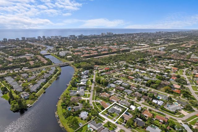 124 Oregon Lane, Boca Raton, FL 33487