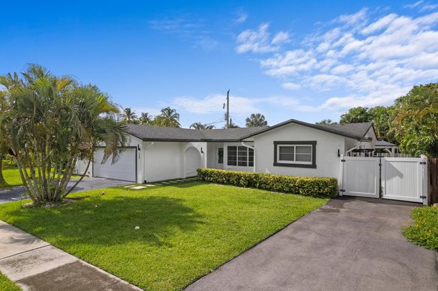 124 Oregon Lane, Boca Raton, FL 33487