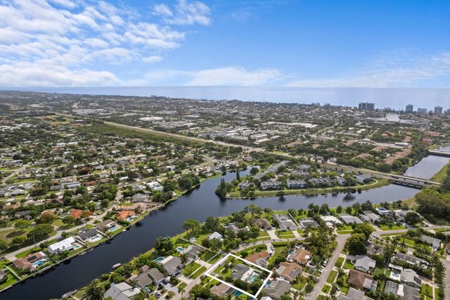 124 Oregon Lane, Boca Raton, FL 33487