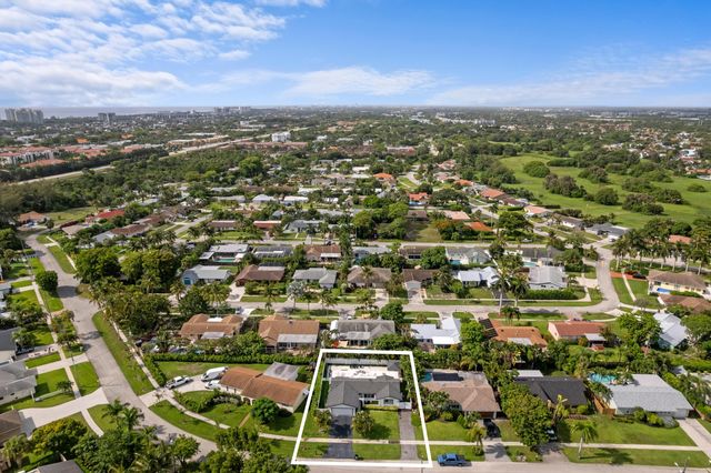 124 Oregon Lane, Boca Raton, FL 33487