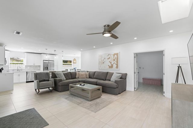 124 Oregon Lane, Boca Raton, FL 33487
