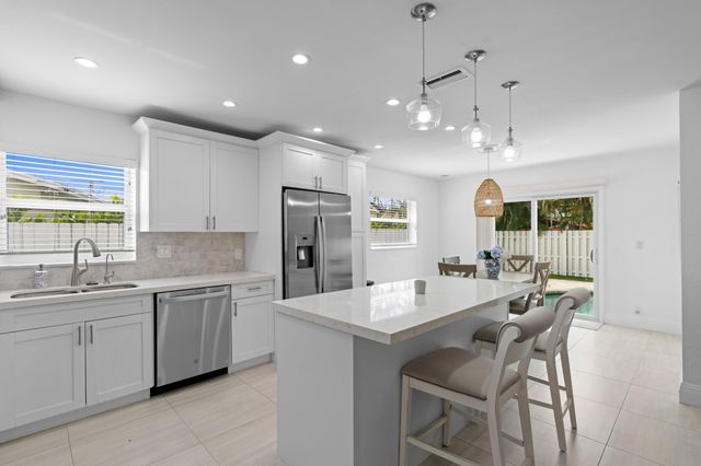 124 Oregon Lane, Boca Raton, FL 33487