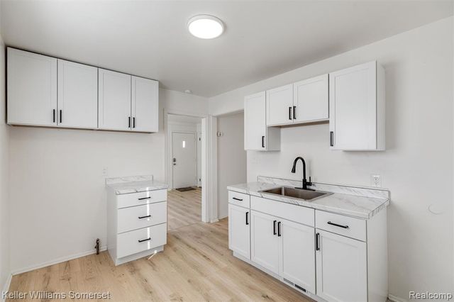 24840 Lauren Avenue, Warren, MI 48089