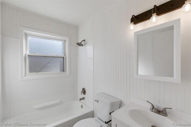 24840 Lauren Avenue, Warren, MI 48089