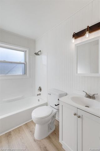 24840 Lauren Avenue, Warren, MI 48089