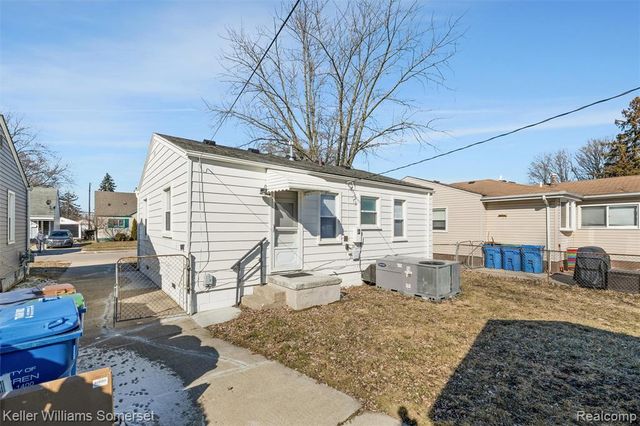 24840 Lauren Avenue, Warren, MI 48089