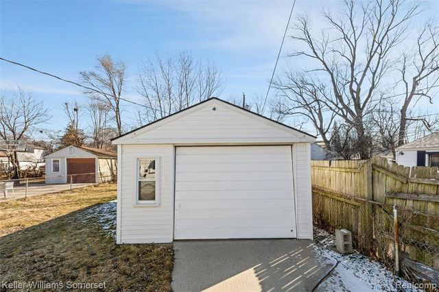 24840 Lauren Avenue, Warren, MI 48089