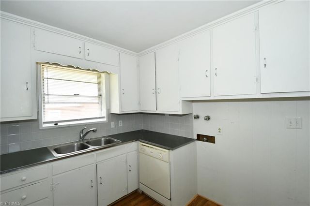 6132 Arden Drive, Clemmons, NC 27012