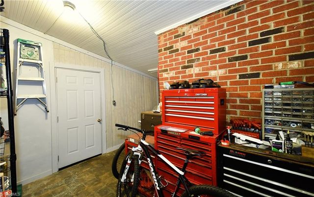 6132 Arden Drive, Clemmons, NC 27012