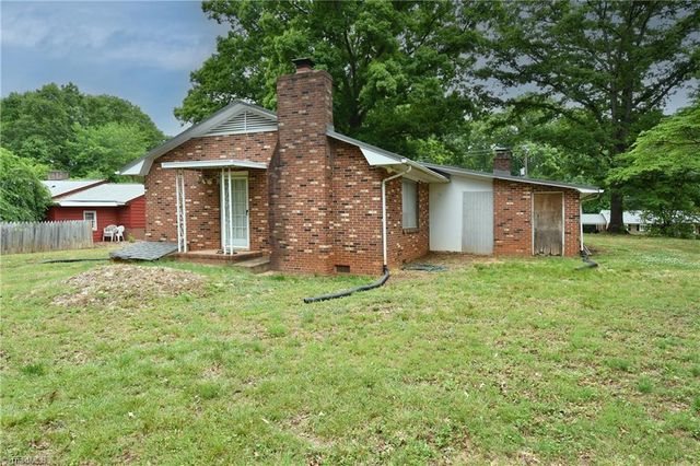 6132 Arden Drive, Clemmons, NC 27012