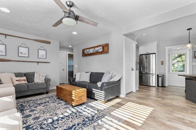 8052 KOLODZIK ROAD, Winneconne, WI 54986