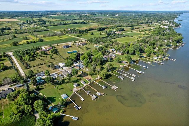 8052 KOLODZIK ROAD, Winneconne, WI 54986