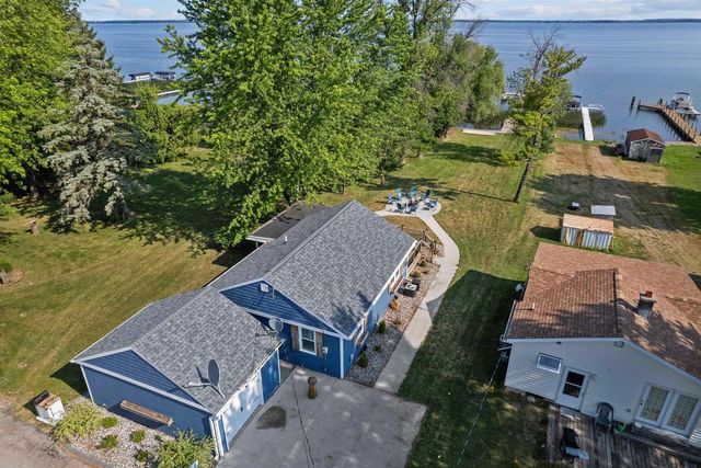 8052 KOLODZIK ROAD, Winneconne, WI 54986