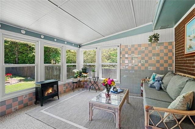 2122 Timber Lane, Snellville, GA 30078