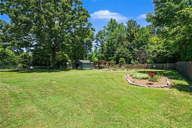 2122 Timber Lane, Snellville, GA 30078