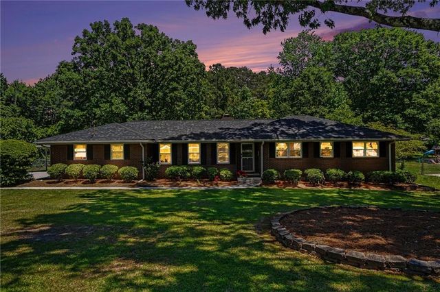 2122 Timber Lane, Snellville, GA 30078