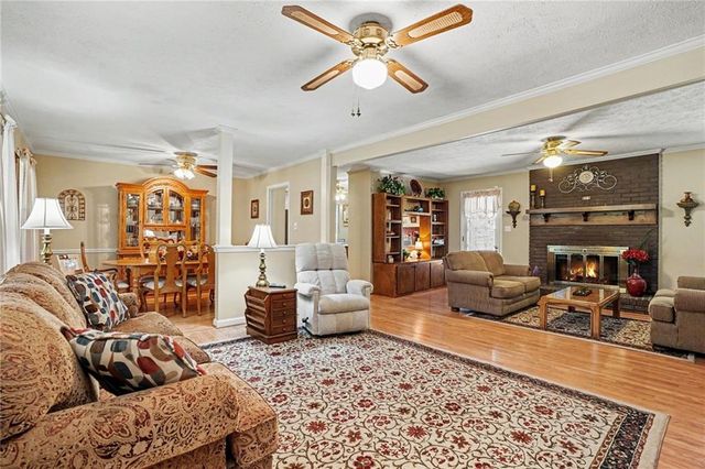 2122 Timber Lane, Snellville, GA 30078