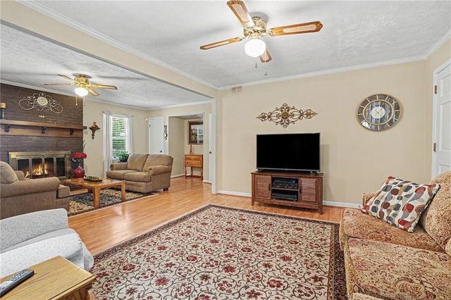 2122 Timber Lane, Snellville, GA 30078
