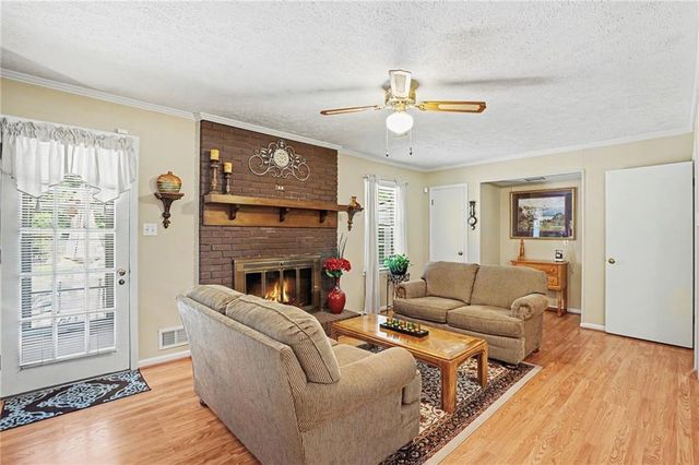 2122 Timber Lane, Snellville, GA 30078