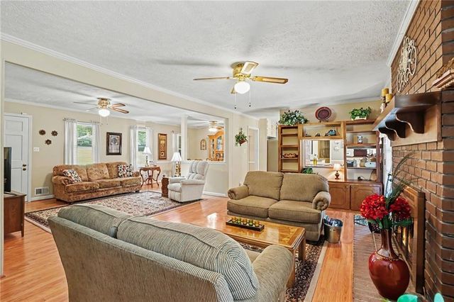 2122 Timber Lane, Snellville, GA 30078