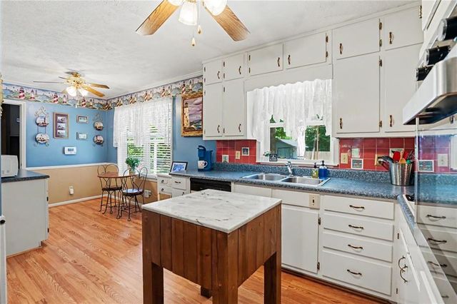 2122 Timber Lane, Snellville, GA 30078